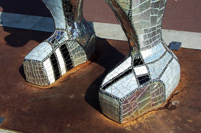 Pieds sur fer